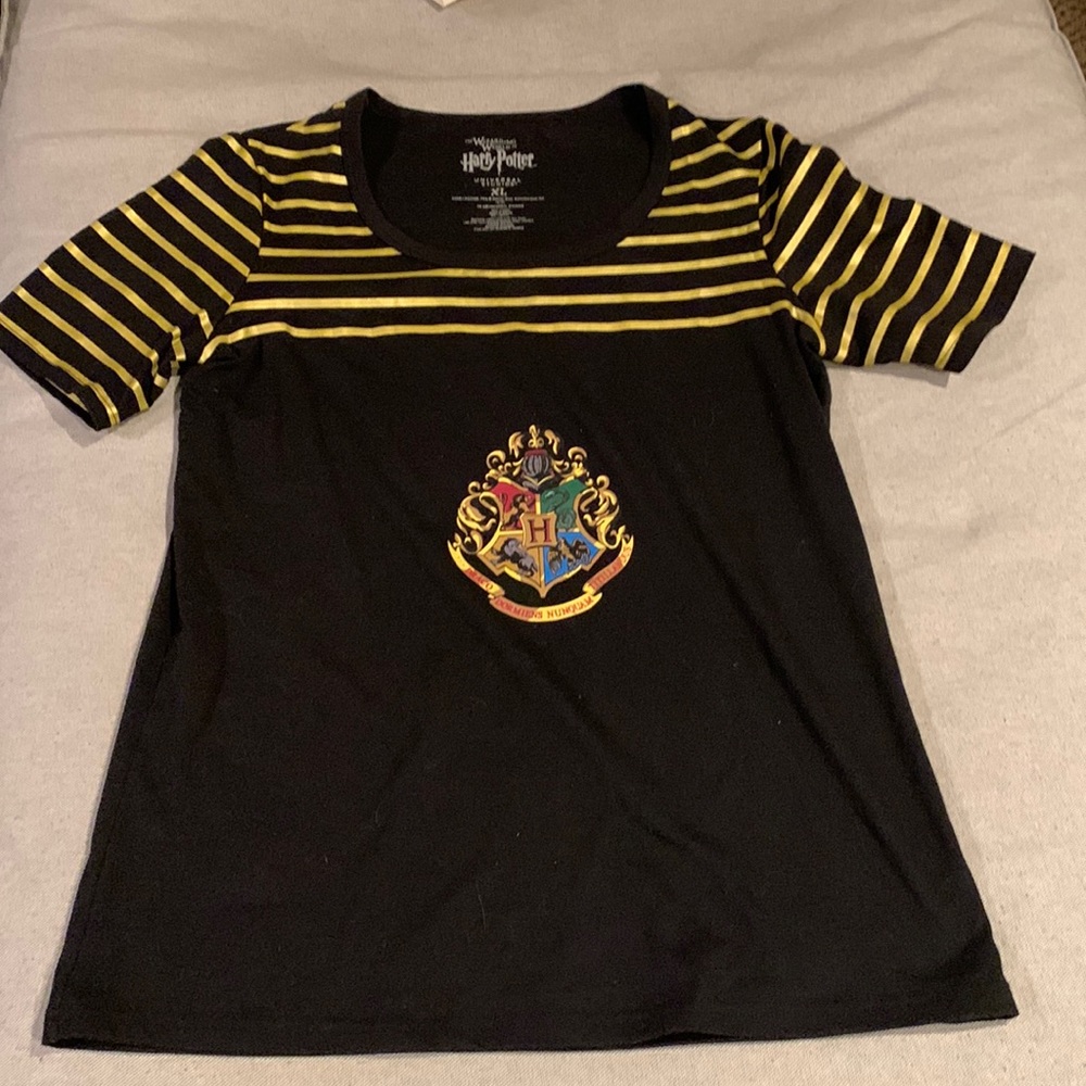 EUC Harry Potter Hogwarts shirt Sz XL